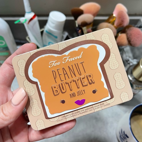 Too Faced Peanut Butter & Jelly eye palette gently used - Picture 4 of 7